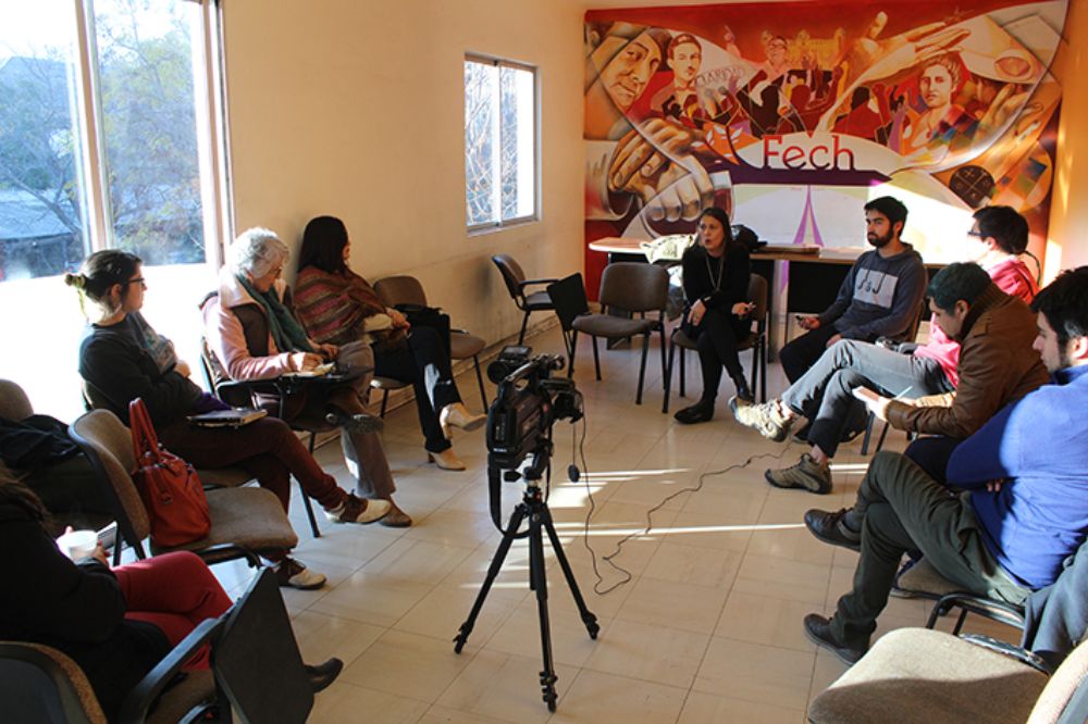 Otra de las actividades de Segado fue un recorrido por el edificio de la FECh, el que se espera sea reconocido como un Monumento Histórico Nacional en calidad de sitio de memoria.
