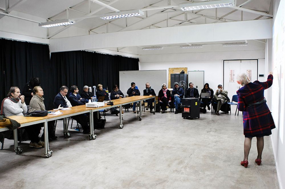 Estas visitas del COAI buscan incorporar a las unidades académicas en la reflexión sobre los diferentes aspectos que distinguen particularmente a la Universidad de Chile en su quehacer cotidiano.