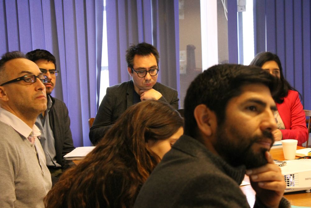 En el fondo, Tomás Peters, asesor del proyecto y en primer plano, Fernando Gaspar, Director de Creación Artística de la VID.