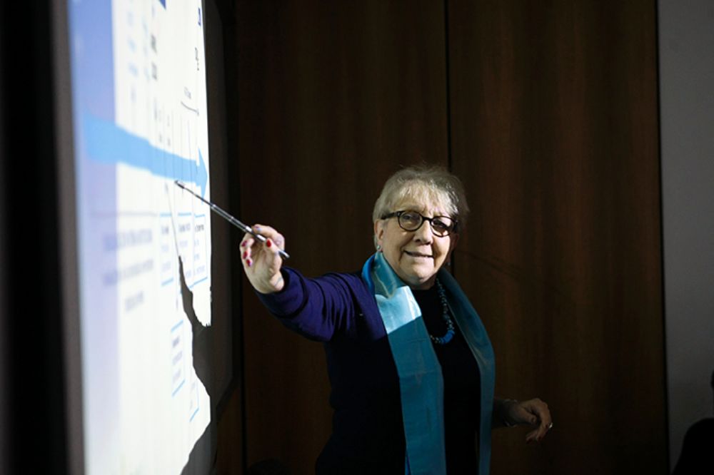 La Dra. Riquelme aseguró que no se busca solamente cumplir con los requerimientos de la CNA sino también buscar visibilizar el aporte de la Universidad al desarrollo del país.