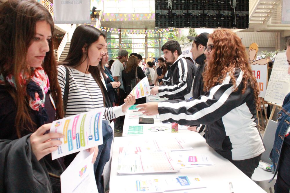 Esta instancia "busca ayudar a los estudiantes a encontrar la carrera o el espacio formativo donde ellos quieren desarrollarse y a futuro ejercer como profesionales", dice Leonor Armanet.