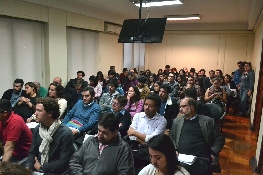 De todas maneras, la profesora Oyarzún aseguró que América Latina es un tema que no está entre las prioridades de la política exterior de Estados Unidos.