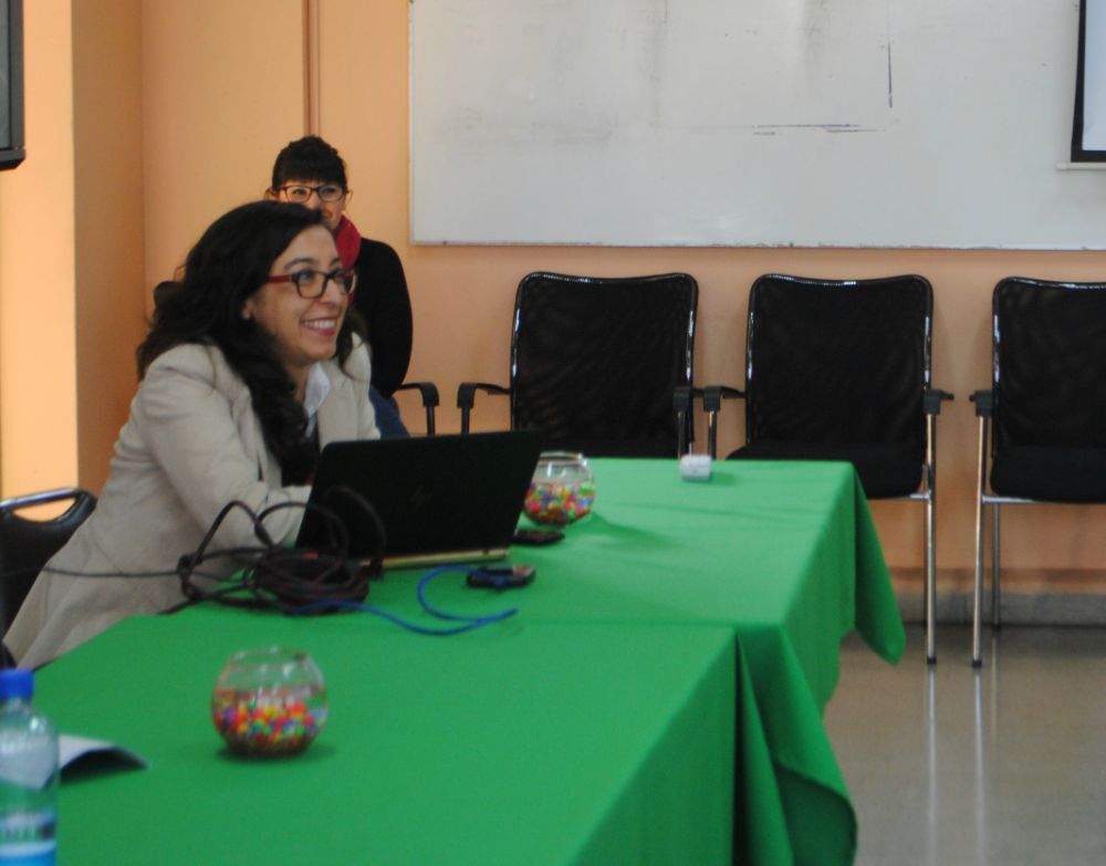 La odontóloga Isabel Abarca, inauguró el ciclo de charlas.