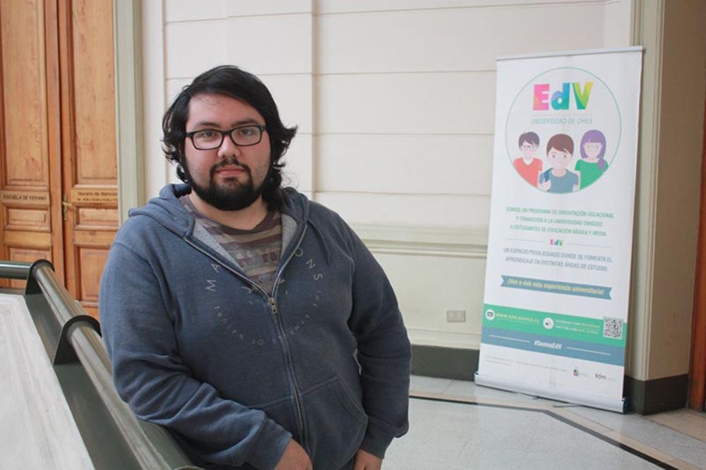 Felipe Matus realizó tres cursos en la EdV y hoy es estudiante de la carrera de Ingeniería Civil Matemática en nuestro plantel.