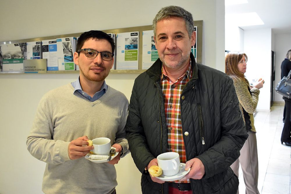 Felipe Fuentes, Coordinador Clínica Odontológica, y Julio Villanueva, Director Depto Cirugía Maxilofacial Facultad Odontología