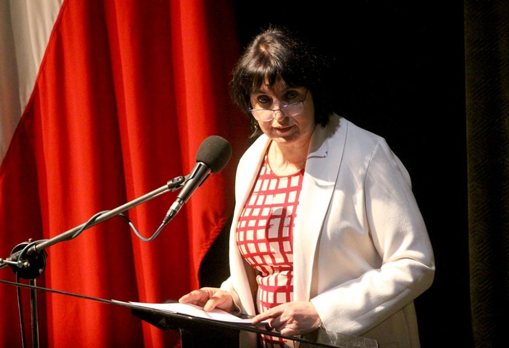 "En un país como el nuestro, donde el número de doctores por millón de habitantes sigue siendo reducido, ustedes son más necesarios y necesarias que nunca", señaló Salomone.