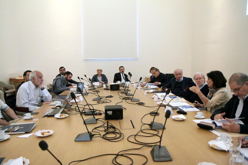 La comisión adh-hoc de Pregrado presentó el informe de autoevaluación ante los miembros de la Comisión Asesora y el COAI. 