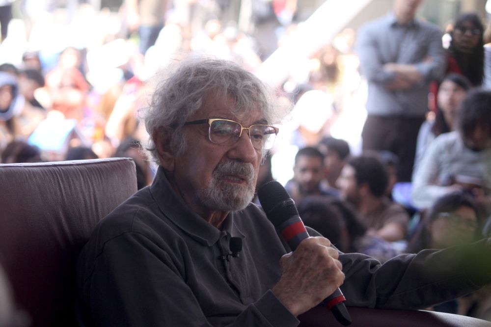 "¿Qué será ser creativo? El escuchar, el dejar aparecer, el respetar al otro", afirmó Maturana.