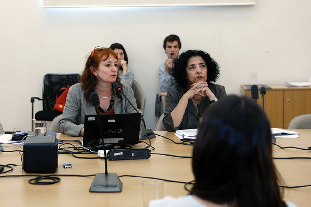 La vicerrectora de Extensión y Comunicaciones, Faride Zeran, dijo que este informe "de alguna manera exhibe, muestra, y nos hace mirarnos además en todo lo que como Universidad hemos avanzado".