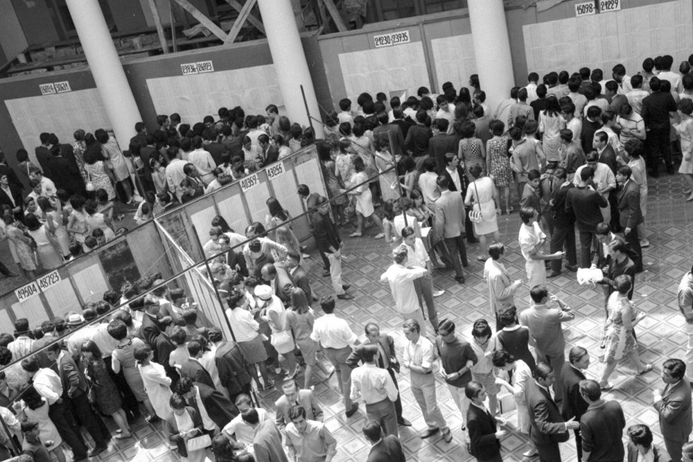 Casa Central de la Universidad de Chile durante la publicación de los resultados de puntajes PAA.