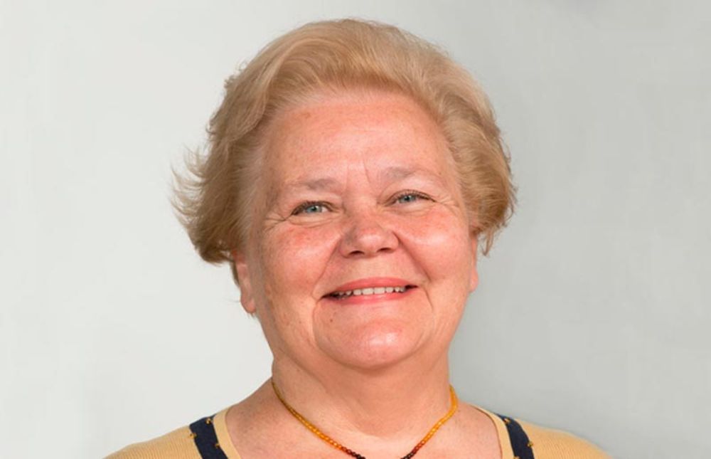 "Me sentí muy honrada porque yo sé que hay muchas colegas que sí tienen buenos currículum y tal vez merecen igual que uno el premio", manifestó la galardonada.