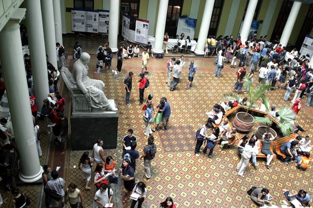 La Casa Central abrirá sus puestas entre el viernes 19 y el domingo 21 para la realización de trámites del proceso de matrícula.