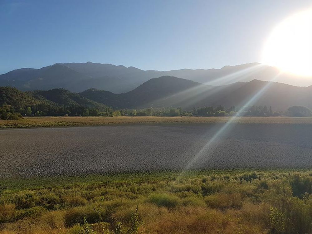 La cuenca de Aculeo ha sufrido los efectos del cambio climático, además de otros factores como el uso irresponsable del agua y exiguas precipitaciones.