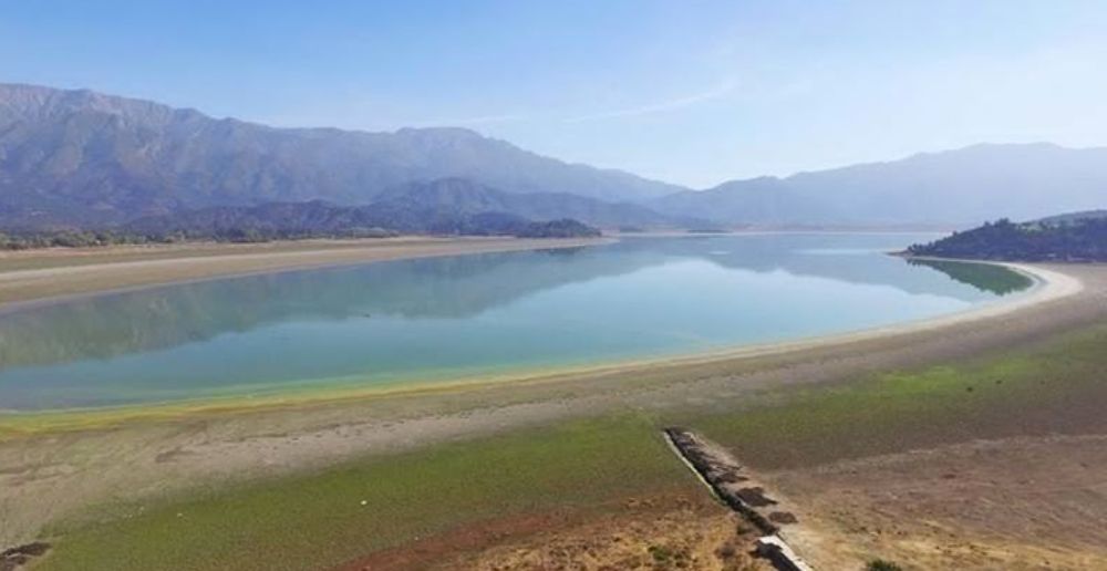 El académico Pablo García, junto a organizaciones locales, impulsó un proyecto para caracterizar esta laguna y ver las soluciones para revertir la crítica situación.