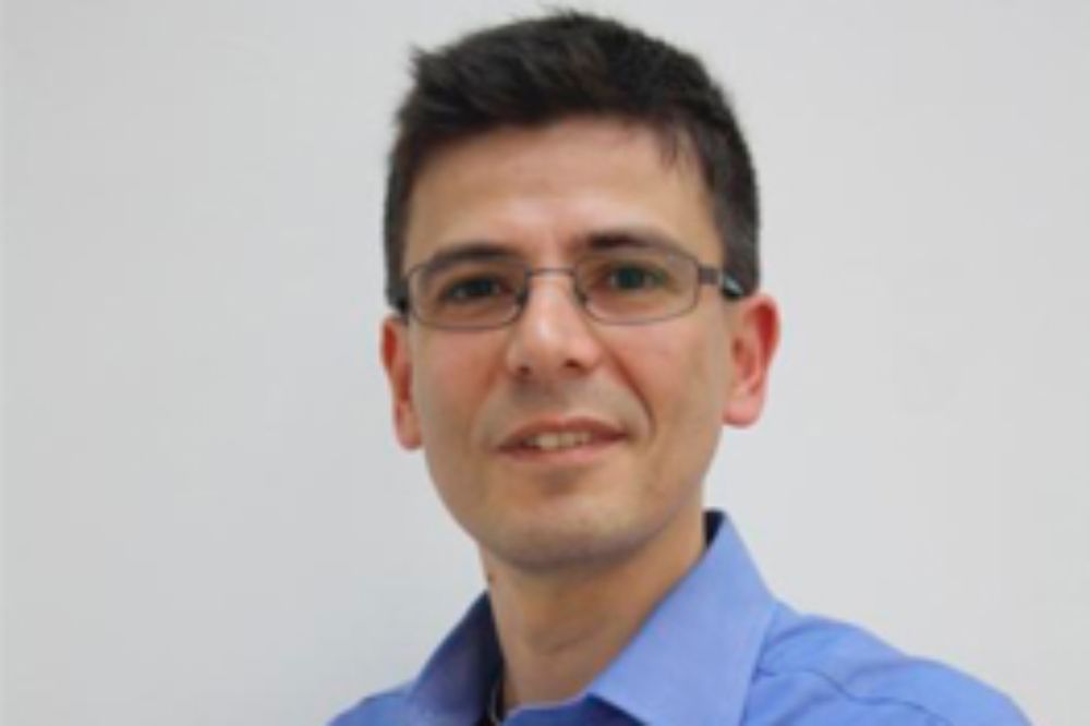 El investigador del CIAE, Patricio Rodríguez, conduce un proyecto que busca evitar la deserción escolar y universitaria.