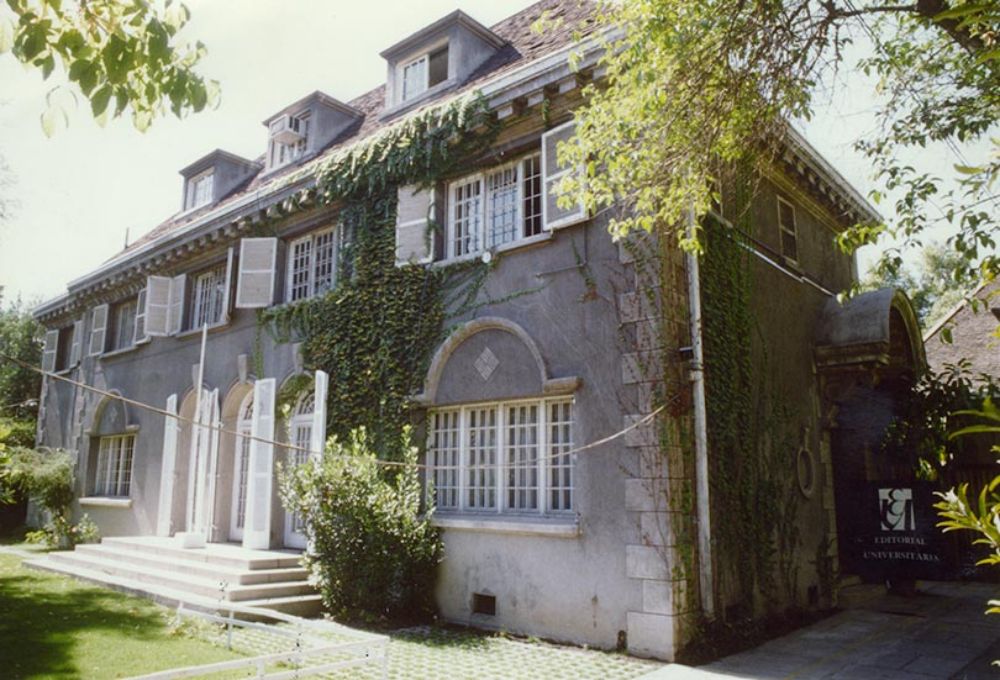 En su momento de máximo esplendor la Editorial contó con sede, talleres de impresión y 17 librerías en el país.