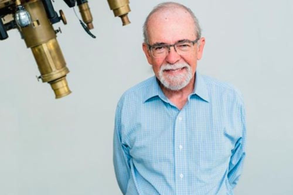 El curso, diseñado para un público general, está liderado por el destacado astrónomo y académico de la U. de Chile, José Maza.