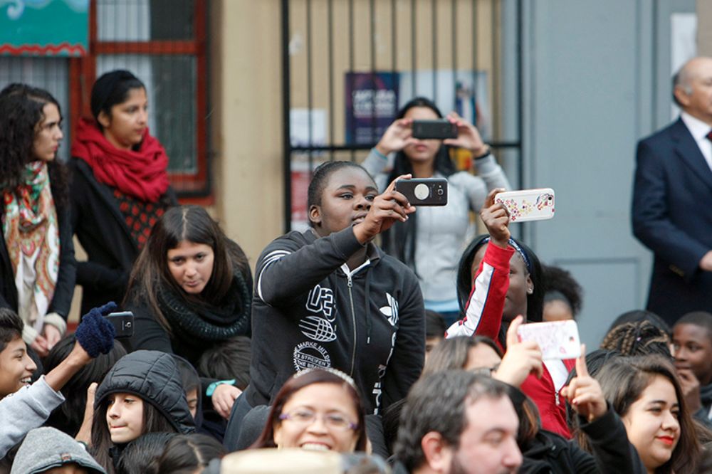 Apoderados y profesores del establecimiento participaron junto a las y los estudiantes en esta inauguración.