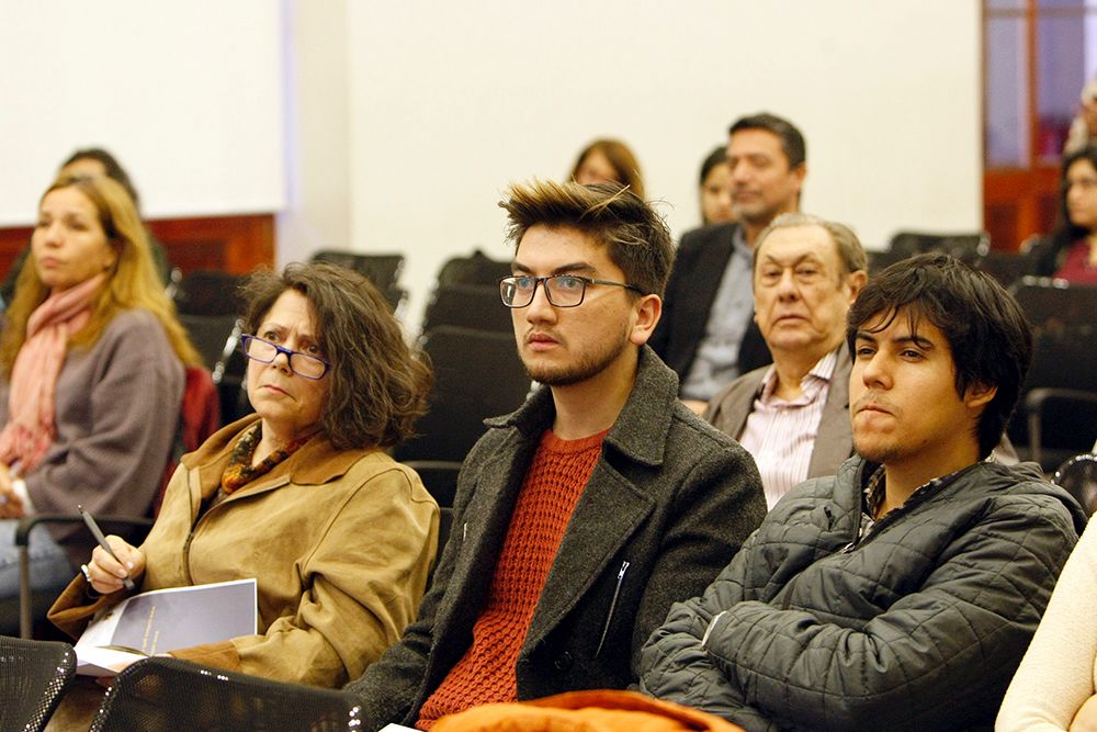 Se discutió el rol de los textos escolares y complementarios en la construcción de conocimiento, identidad y memoria