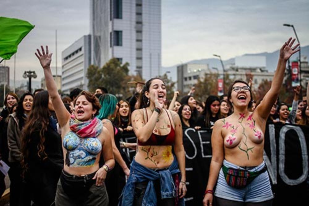 El movimiento feminista contra la violencia de género y en pos de una educación no sexista cada vez crece más. En éste han participado activamente estudiantes de distintas unidades de nuestro plantel.