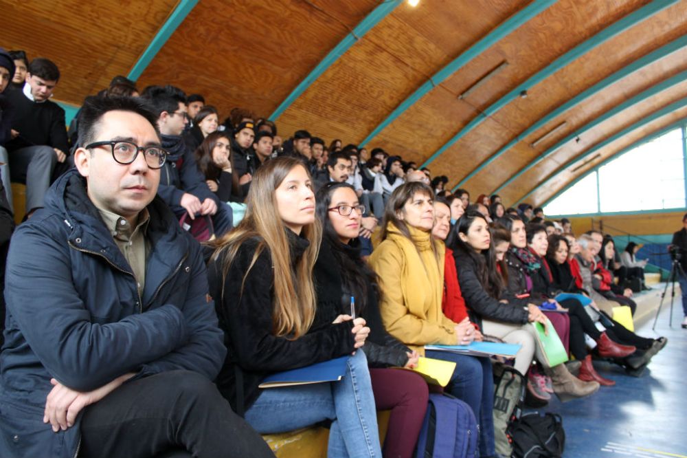 Trece profesionales comprometidos con el proyecto participaron del lanzamiento. 
