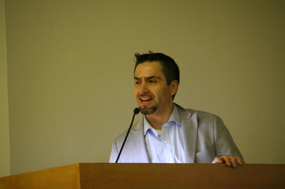 La investigación -de la propia práctica- debiera ser parte de la naturaleza de la labor docente, enfatizó el Dr. Christian Miranda