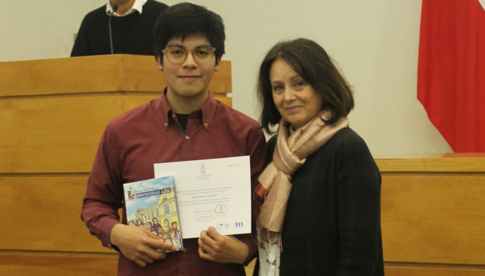 Rodrigo Collío, ahora tutor, ha sido consejero estudiantil, asistente de investigación, colaborador del preuniversitario popular Víctor Jara, de los CFG y de la Escuela de Verano