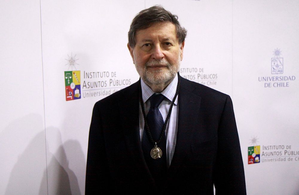 El profesor Hugo Frühling asumió un segundo periodo en la dirección del INAP.