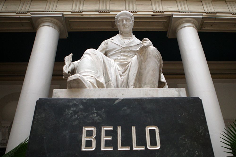 El Premio Manuel Montt distingue a las mejores obras científicas y literarias publicadas en Chile o por chilenos y chilenas residentes en el extranjero.