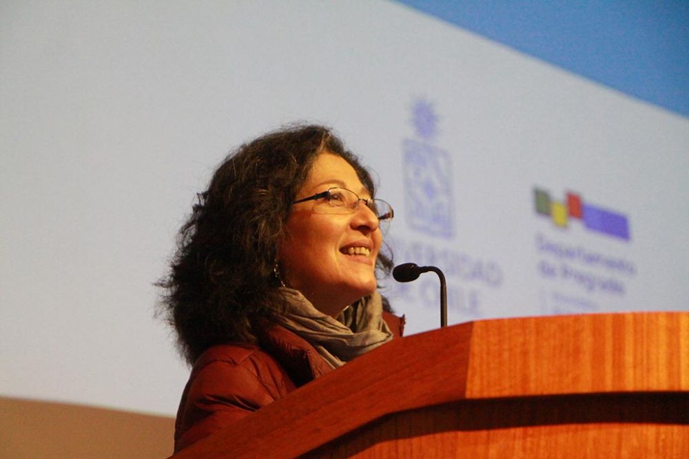 Claudia Carrillo, de la Municipalidad de Independencia, valoró que la Universidad se acerque a los estudiantes de la comuna y les abra ventanas de nuevas oportunidades.