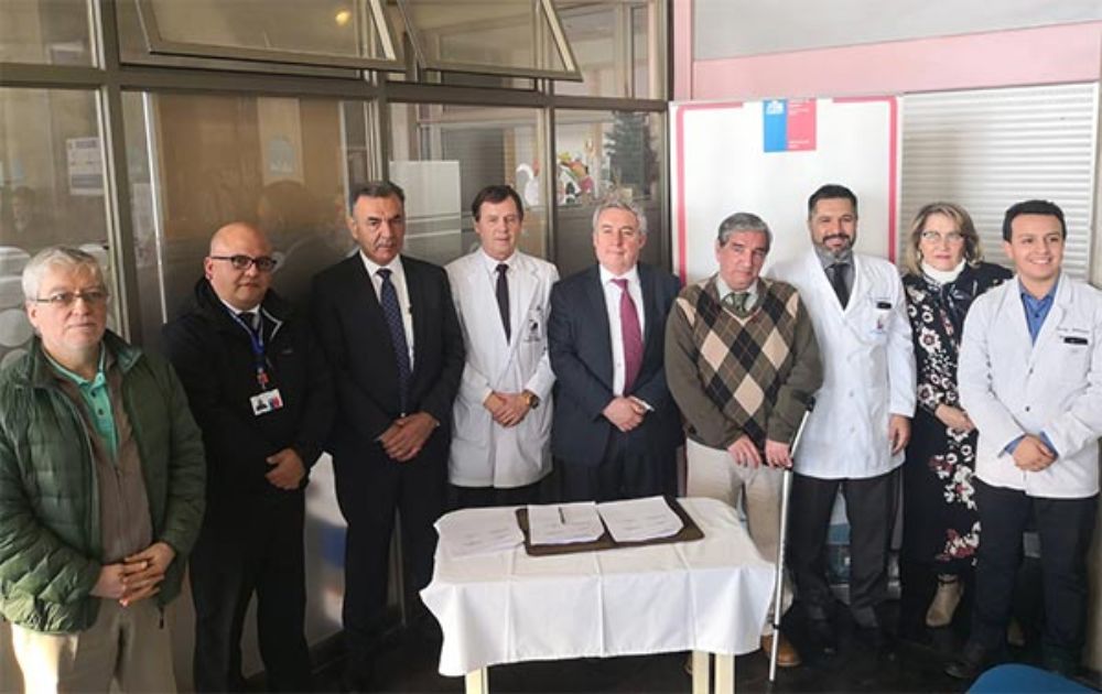 Este lunes 20 de agosto, una comitiva de la Universidad de Chile e trasladaron hasta las dependencias del Hospital Augusto Riffart de Castro para oficializar este inédito convenio.