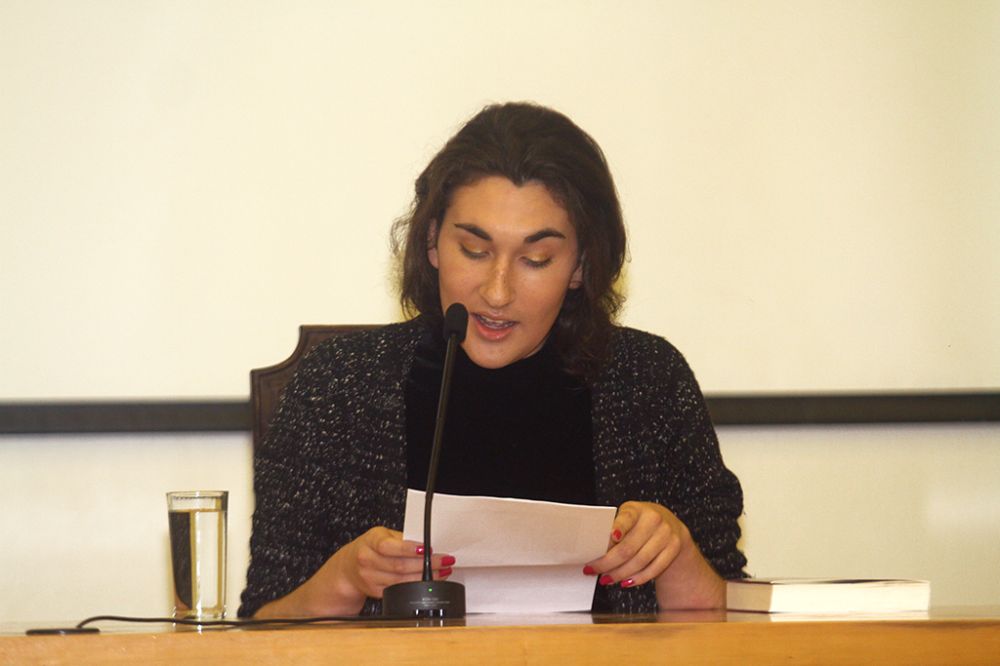 Emilia Schneider, estudiante de Derecho de la misma institución y portavoz de la Coordinadora 8M.
