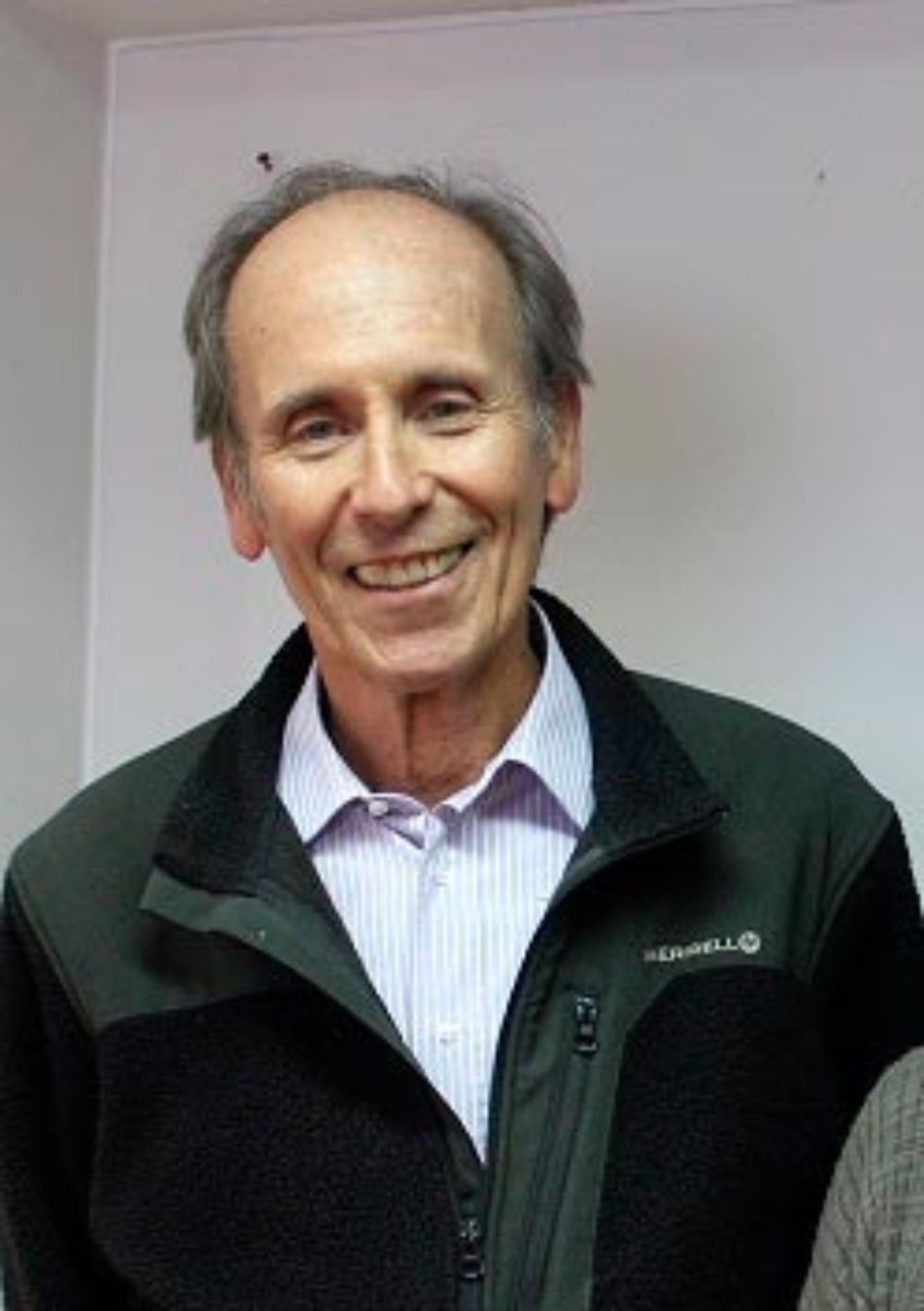 El académico, musicólogo e investigador, Luis Merino, fue distinguido con la medalla Juvenal Hernández Jaque mención en Artes, Letras y Humanidades.