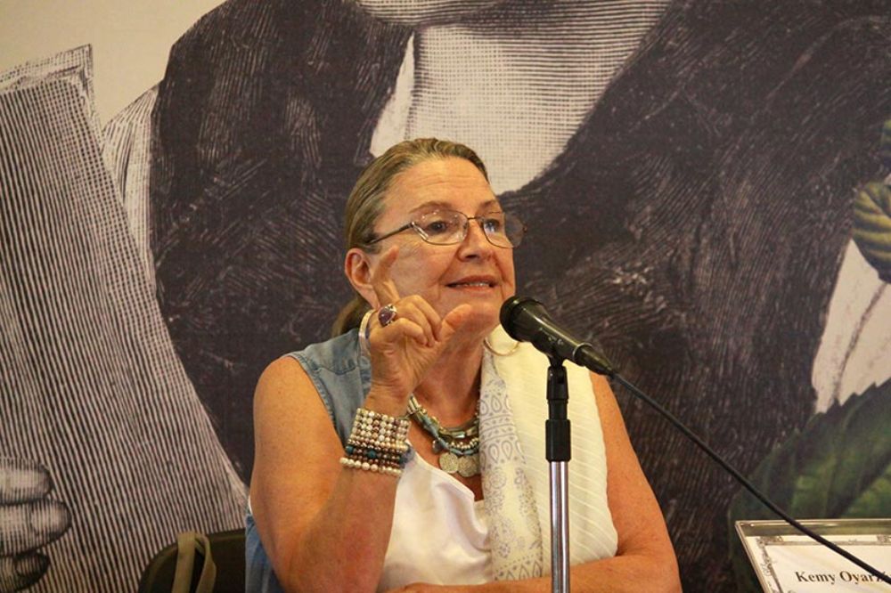 La académica de la Facultad de Filosofía y Humanidades de la Universidad de Chile, Kemy Oyarzún.