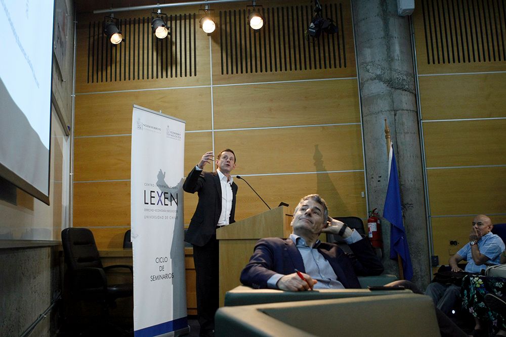 El decano De Gregorio destacó que esta fue una de las economías avanzadas, y que la mayoría de las economías emergentes fueron capaces de recuperarse rápidamente.