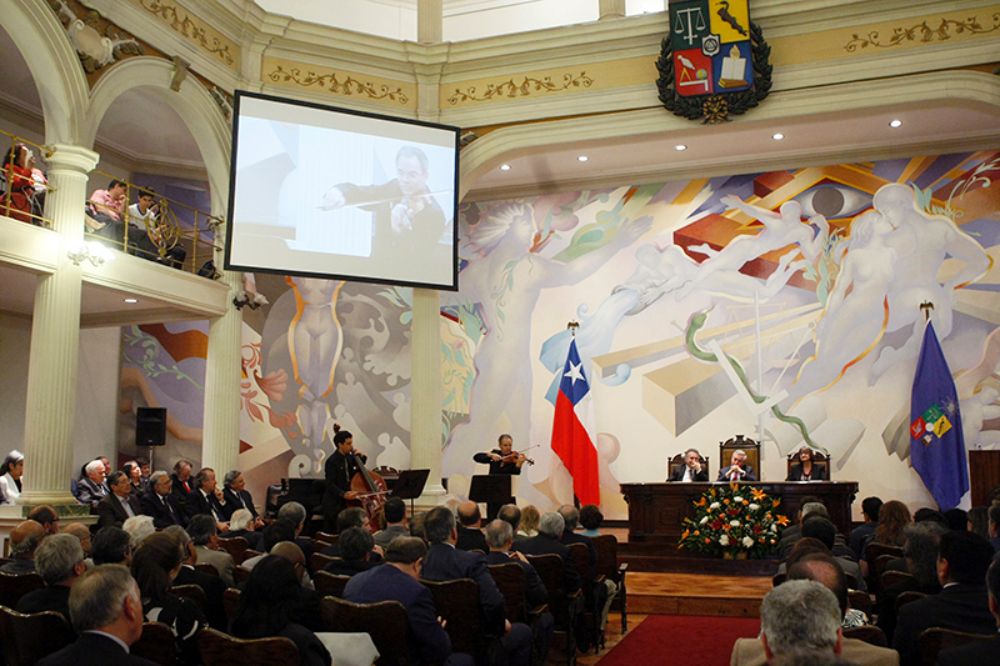 Marcelo González y Héctor Leyton de la Orquesta Sinfónica Nacional de Chile estuvieron a cargo de la música durante la jornada.