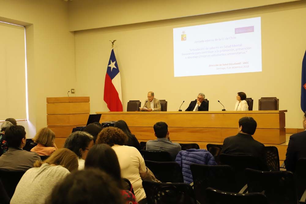 La salud mental de estudiantes universitarios fue abordado en el Seminario desde la lógica de la articulación de saberes.