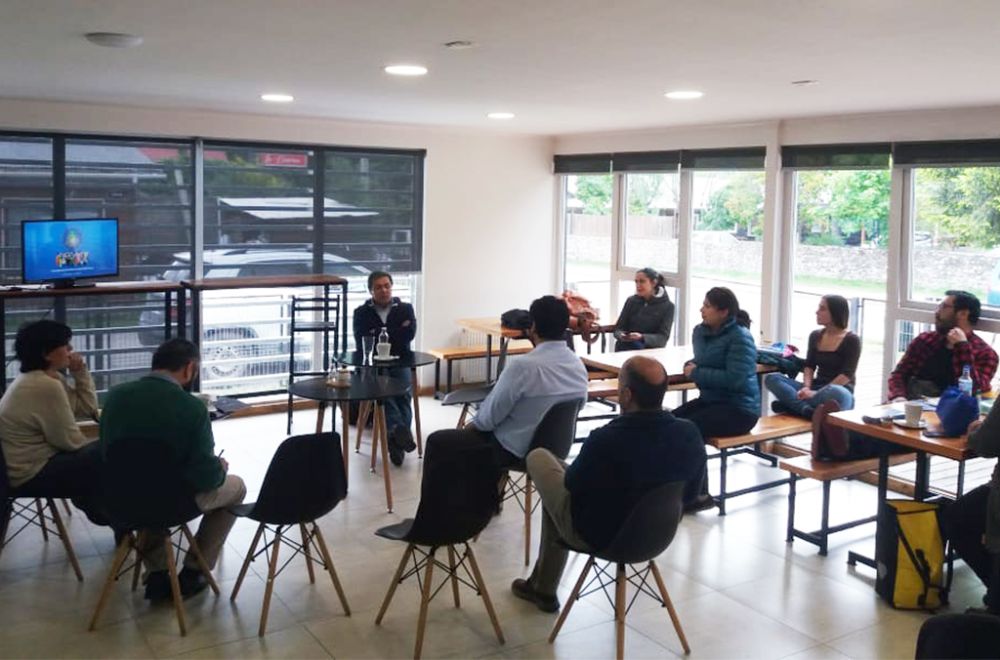 En la conversación se relevó la necesidad de que la U. de Chile colabore a través de su experiencia en el proceso de implementación del Senado de la universidad aysenina.