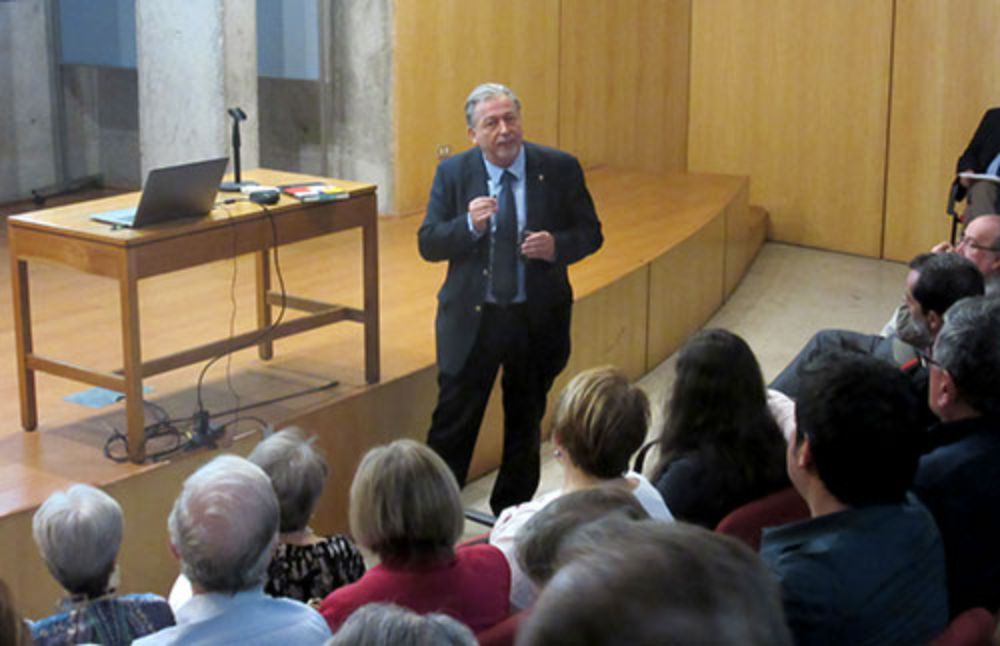 El decano Raúl Morales fue parte de la ceremonia.