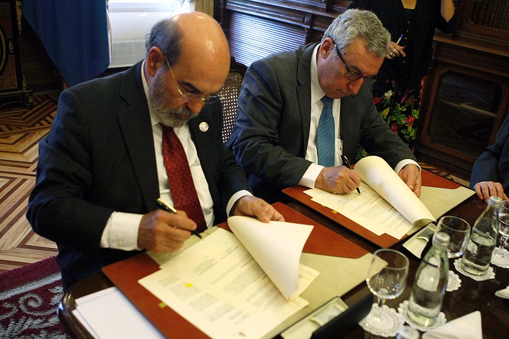 José Graziano da Silva destacó la contribución permanente de los académicos de la Casa de Bello en materia de malnutrición y sustentabilidad, destacando su apoyo a la Ley de Etiquetado.