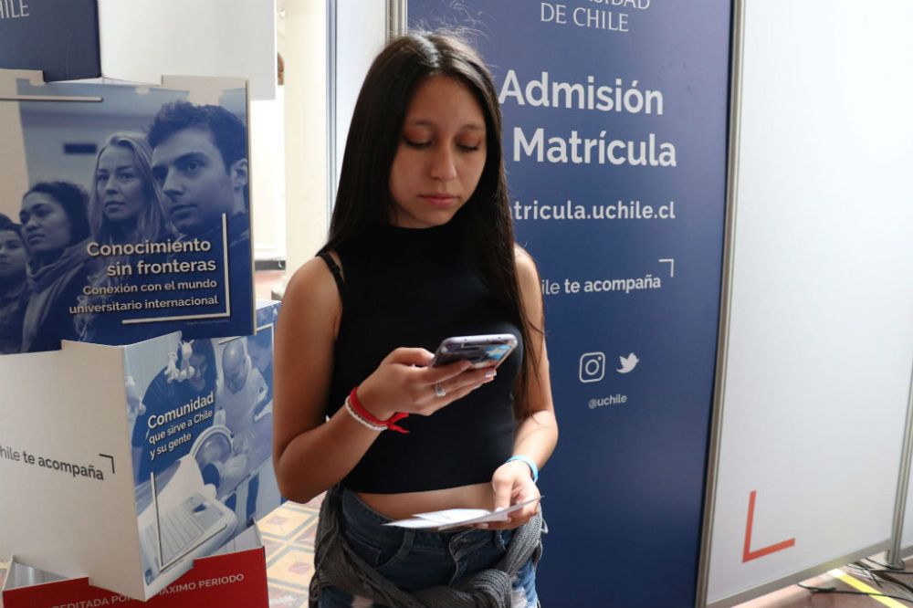 De los usuarios del portal de matrícula de la Casa de Bello, casi un 40 por ciento ingresó a través de un teléfono móvil.