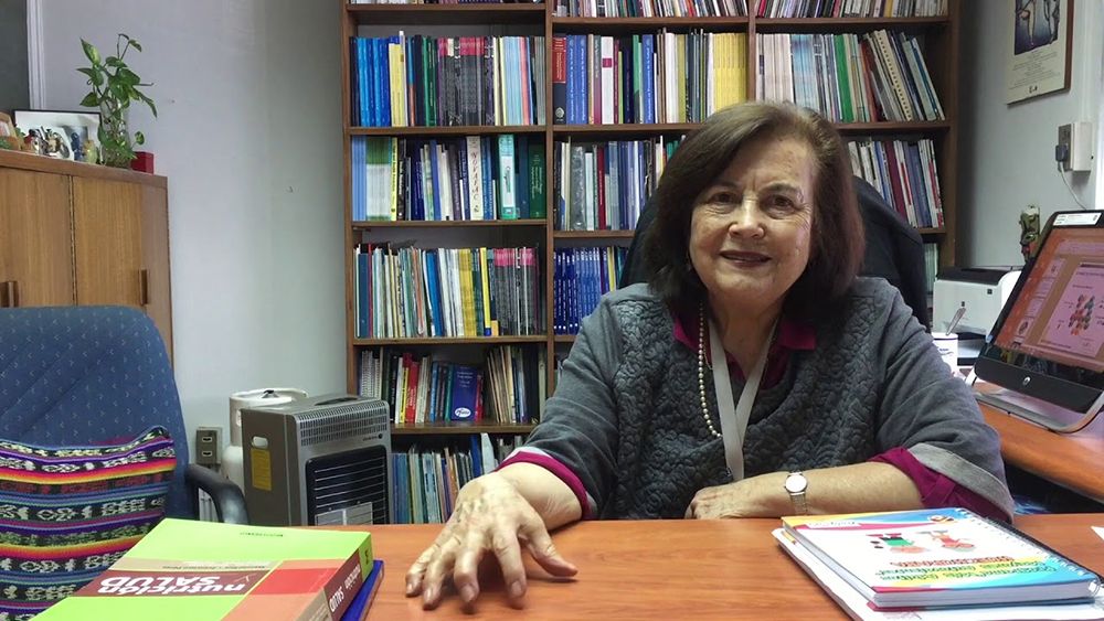 Cecilia Albala es médico cirujano y especialista en Medicina Interna y Salud Pública de la U. de Chile. 