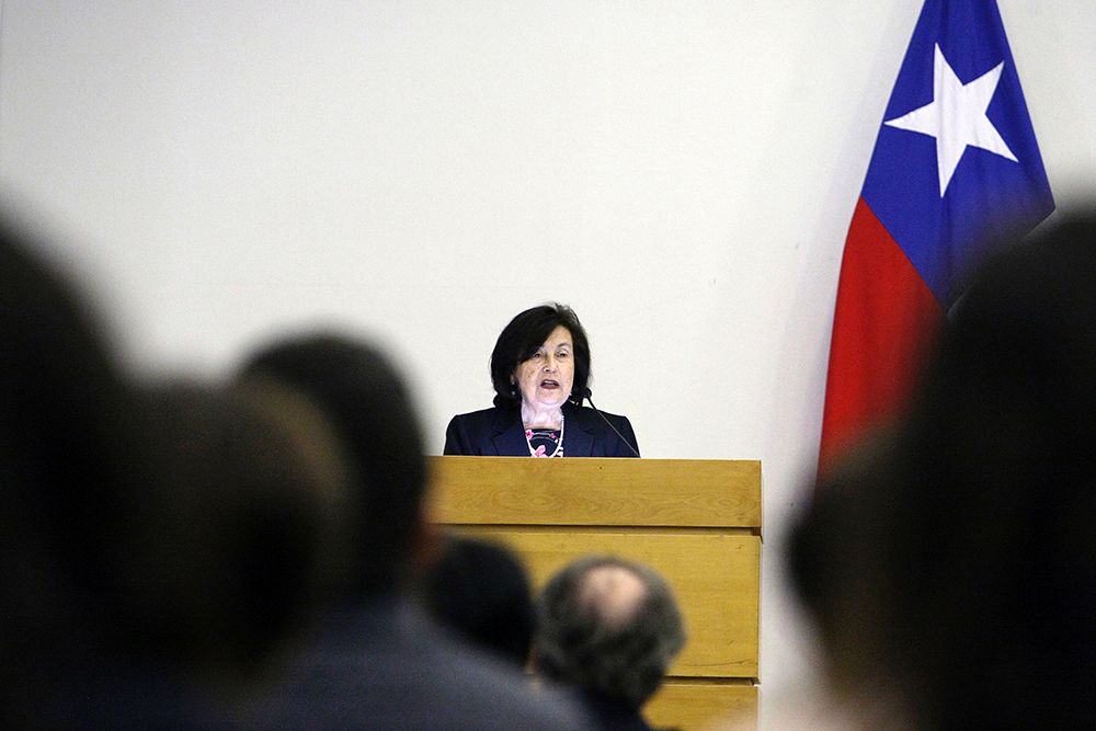 La profesora Albala agradeció en sus palabras muy especialmente el apoyo de sus colegas, autoridades universitarias y familia durante sus décadas de trabajo.