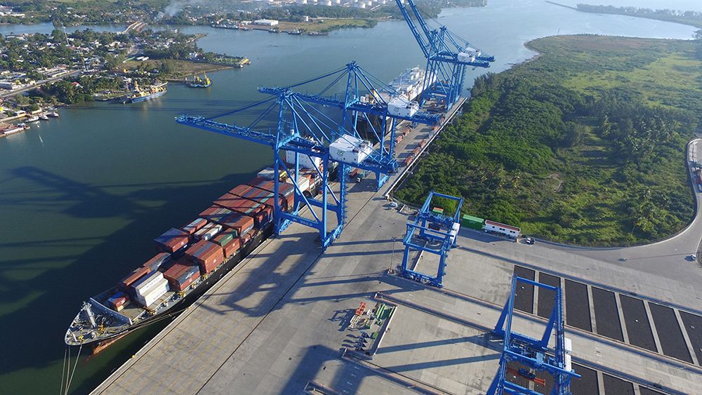 Firme crítico de la reforma tributaria del gobierno, el profesor asegura que tal como está no ayuda al crecimiento ni al empleo.