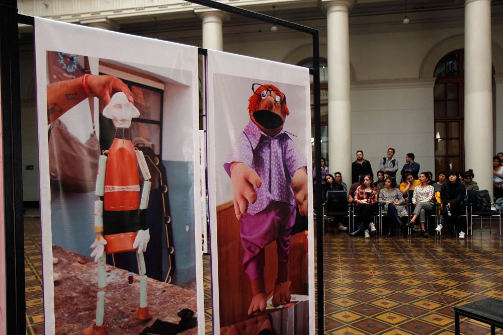 La exposición está dedicada a visibilizar y apreciar las actividades realizadas durante el año 2018 en el Liceo de Adultos Herbert Vargas Wallis, ubicado al interior de la Ex Penitenciaría de Santiago