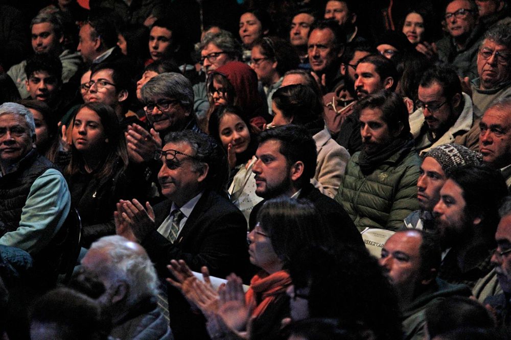 El académico agradeció a la U. de Chile por permitirle realizar sus investigaciones y divulgarlas, y así instar a que más personas se interesen por la ciencia y la astronomía.