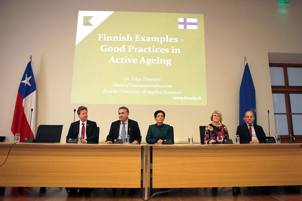 La cita se desarrolló en la Casa Central de la Universidad de Chile. 