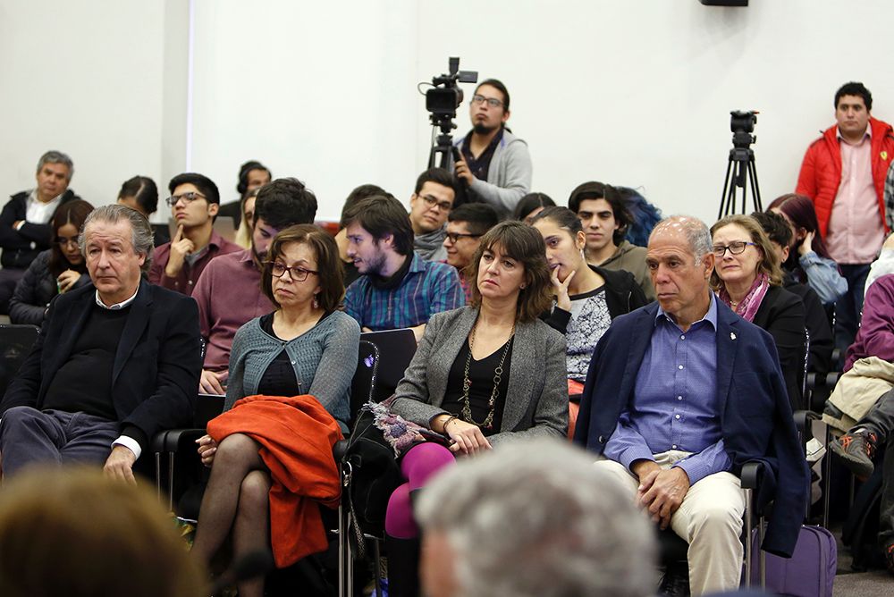 La instancia moderada por la periodista de TVN, Patricia Venegas, buscaba debatir y cuestionar el modelo de financiamiento de la educación superior.