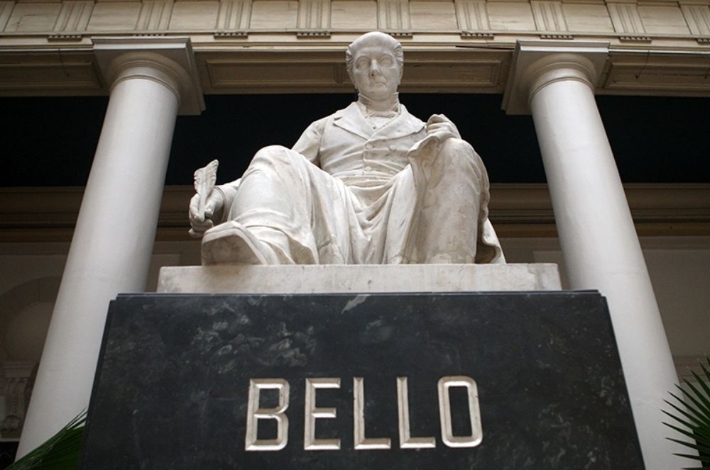 El Premio Manuel Montt distingue a las mejores obras científicas y literarias publicadas en Chile o por chilenos y chilenas residentes en el extranjero.