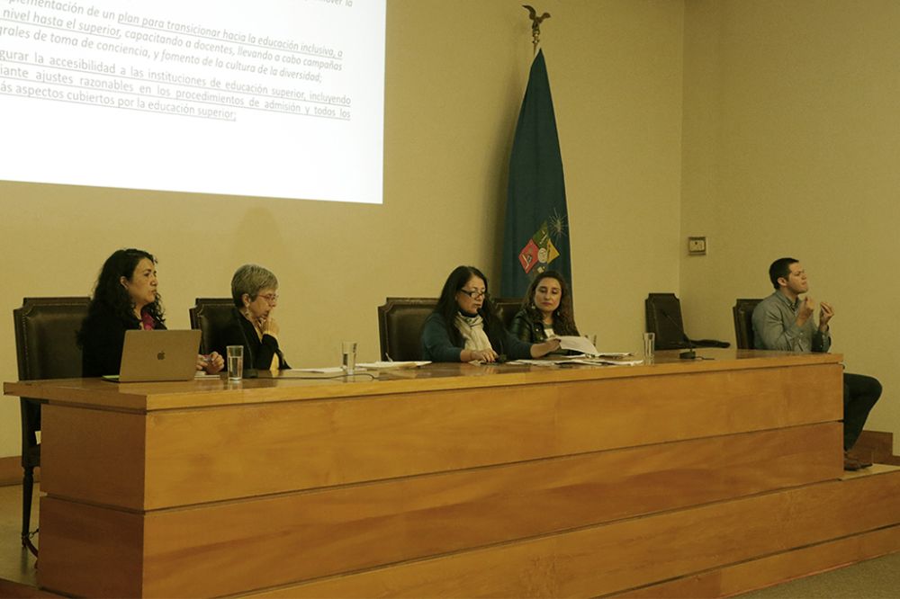 La jornada contó con dos mesas de trabajo con ponencias de expertos y una reunión técnica, orientada a la discusión y producción de lineamientos técnicos en la materia.